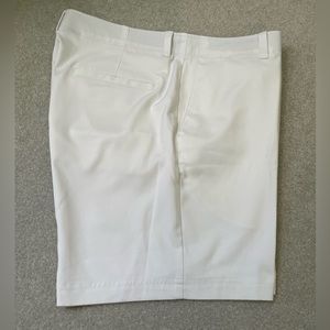 PGA TOUR Men’s White Golf Shorts, Size 36